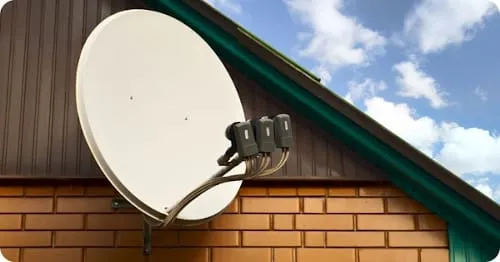 Montaż anteny satelitarnej na ścianie domu
